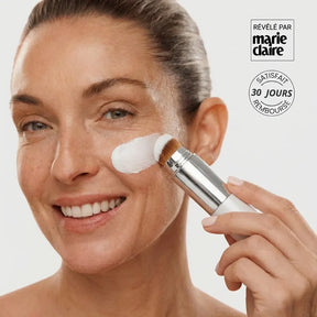 Jetta | Smart Foundation – Geïntegreerde Kwast & Adaptieve Pigmenten – SkinMatch™ (GRATIS VERZENDING)